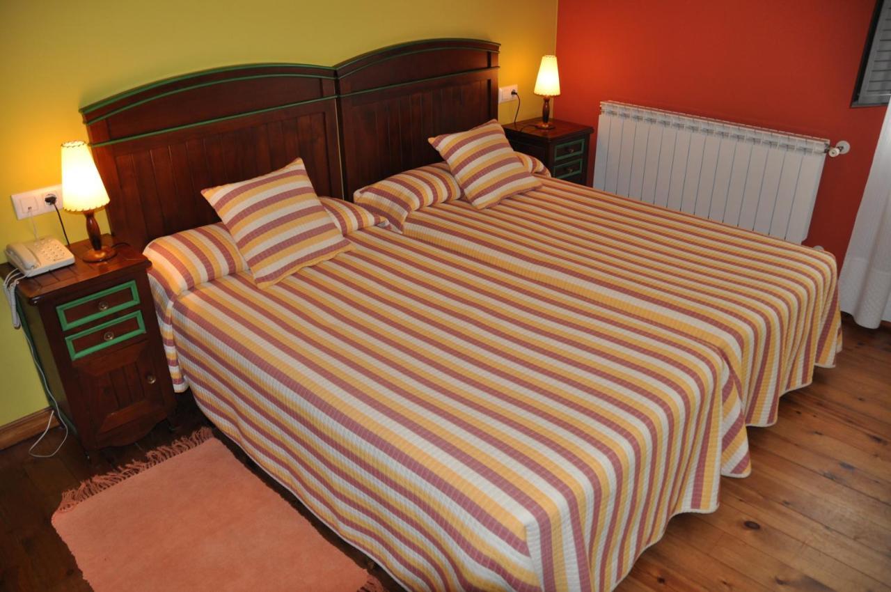 Hotel Apartamentos El Meirel Pola de Somiedo Luaran gambar